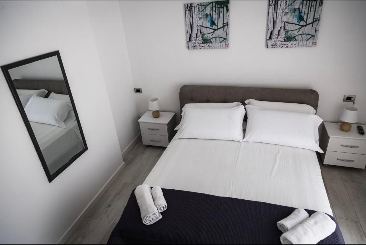Legami House Hotel เนเปิลส์ ภายนอก รูปภาพ