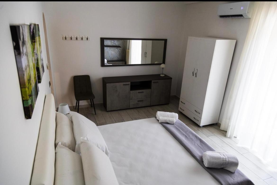 Legami House Hotel เนเปิลส์ ภายนอก รูปภาพ